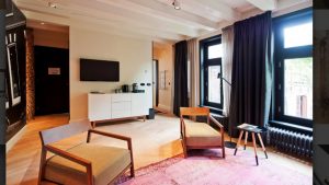 hongaarse-punt-massief-houten-vloer-hotel-xl